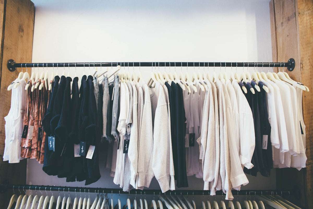 Guider för att rocka en stilren t-shirt look