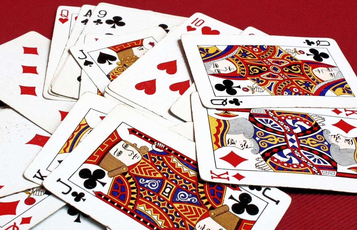 Tärningarnas evolution: Från forntid till nutid