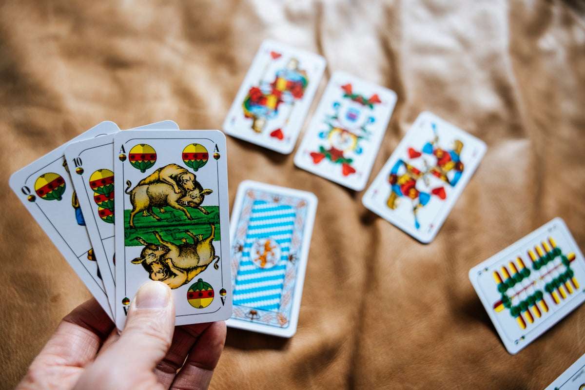 Fördelar med att hoppa in i världen av trading card games