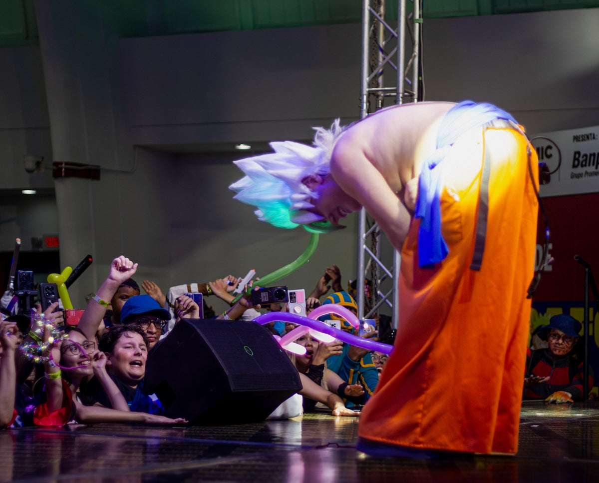 Slåss mot vädret med Dragon Ball Z Fällbart Regnparaply en cosplay-fans favorittillbehör