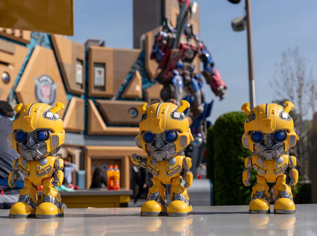 Modellkit med ikoner från Transformers för samlare