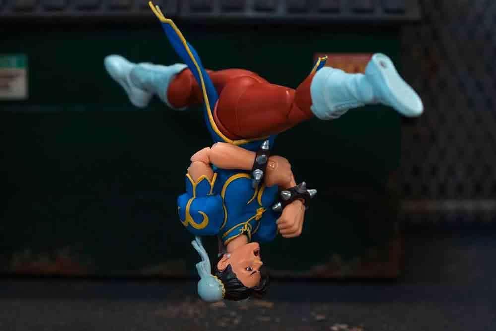 Street Fighter 2: Chun-Li Blå Klänning - De Luxe Actionfigur Skala 1:12 - Robotto