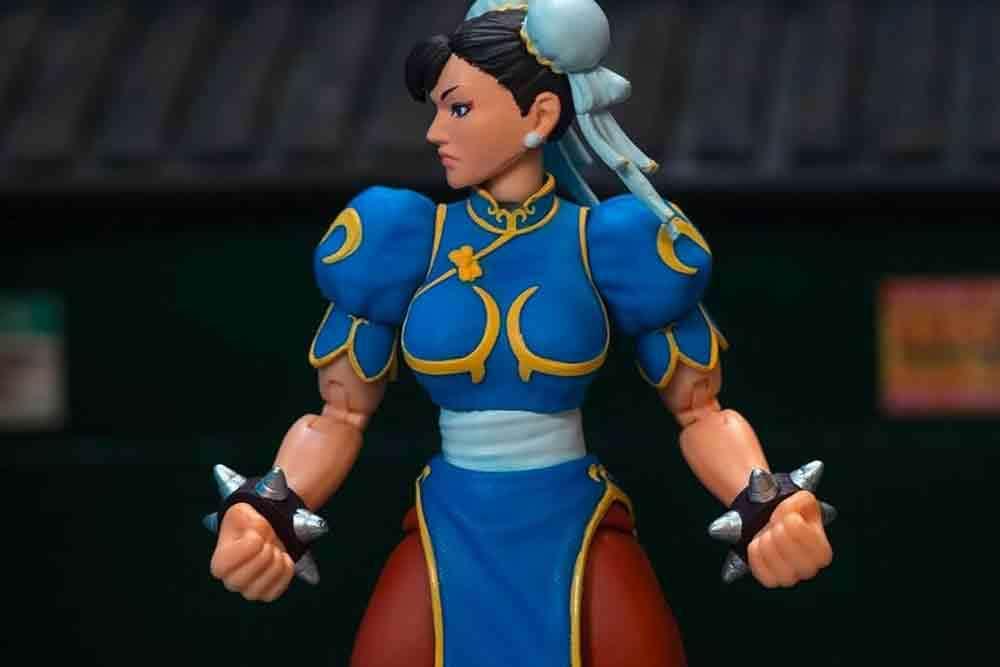Street Fighter 2: Chun-Li Blå Klänning - De Luxe Actionfigur Skala 1:12 - Robotto