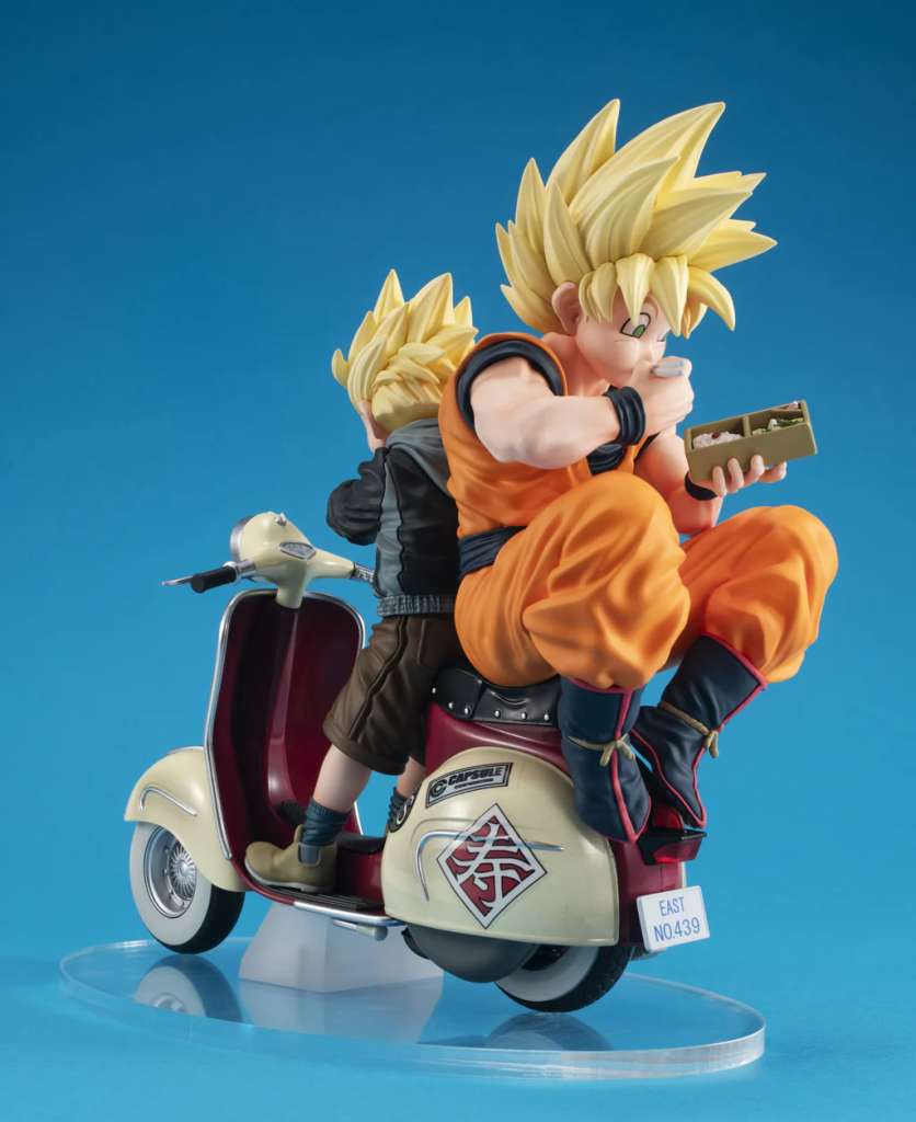 Dragon Ball Z Super Saiyan Goku & Gohan Figur med Motorcykel megahouse