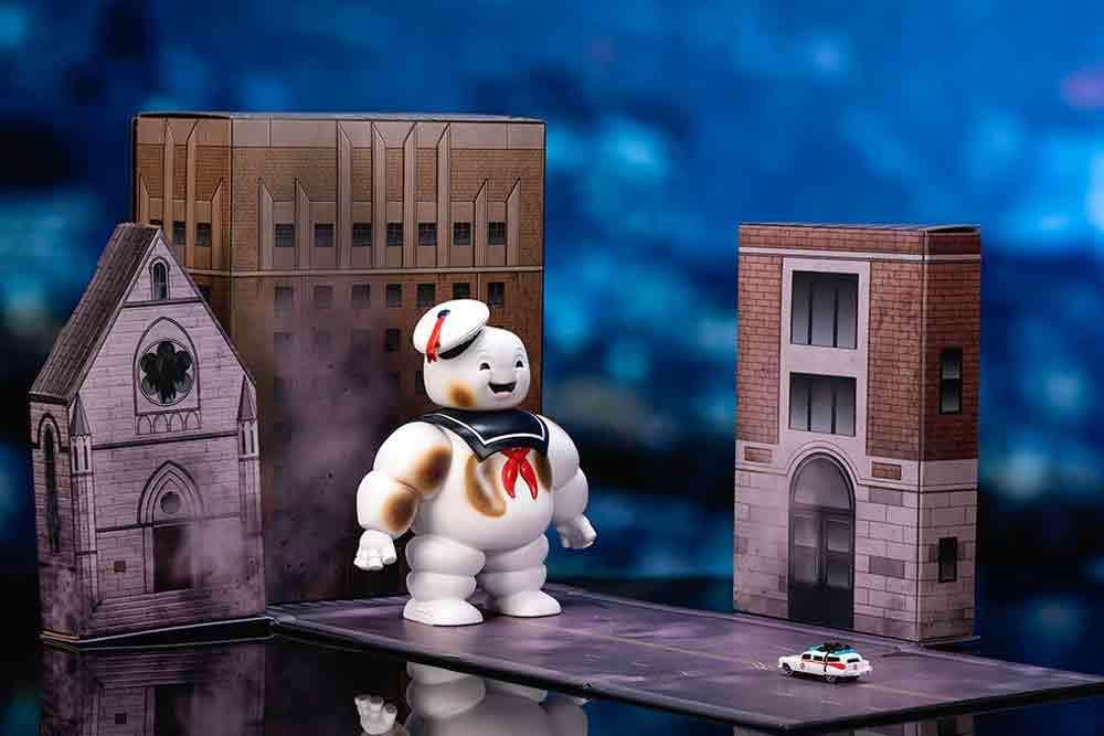Ghostbusters Ecto-1 Stay Puft Diorama Nano Scene - Robotto