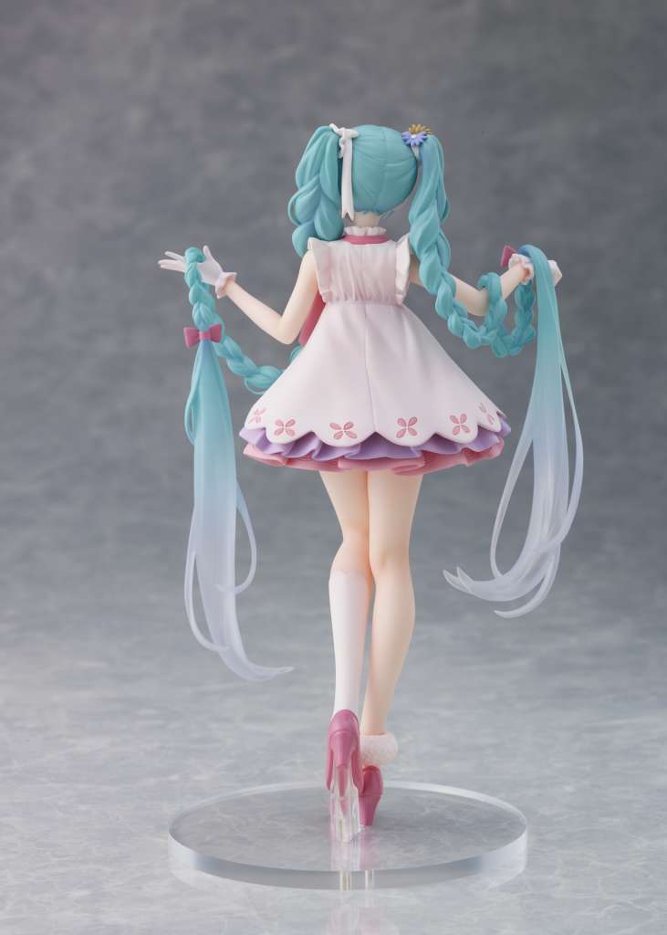 Hatsune Miku Rapunzel Wonderland Figur taito