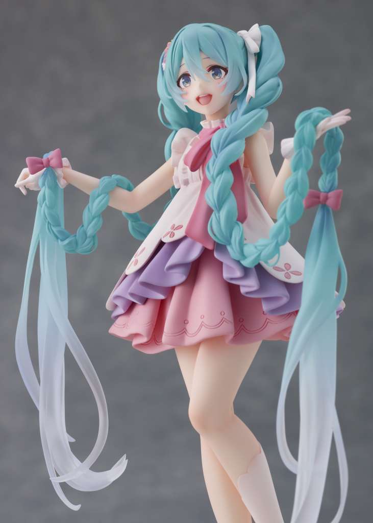 Hatsune Miku Rapunzel Wonderland Figur taito