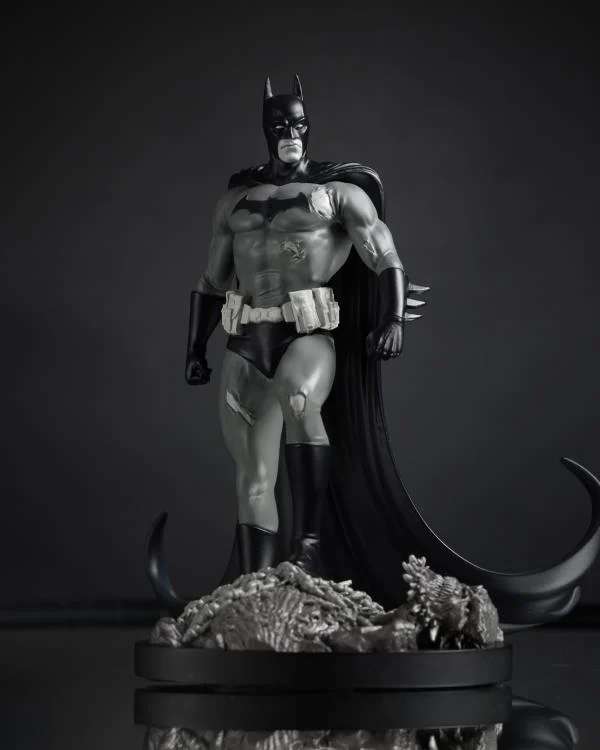 Dc Direct Batman Black & White av Bjorn Barends Figur mcfarlane toys 2025