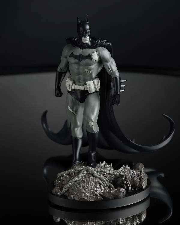Dc Direct Batman Black & White av Bjorn Barends Figur mcfarlane toys 2025