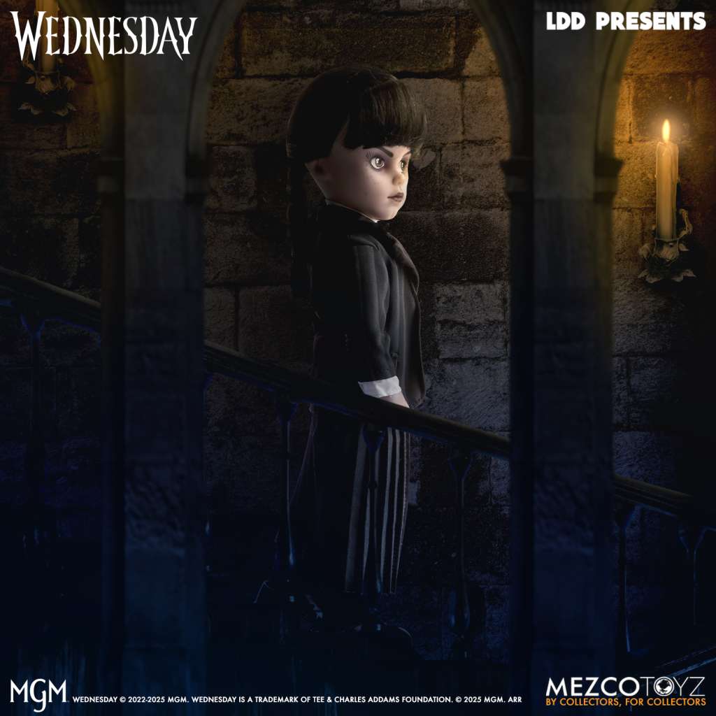 Ldd presenterar Wednesday Nevermore Academy Uniform AF Robotto