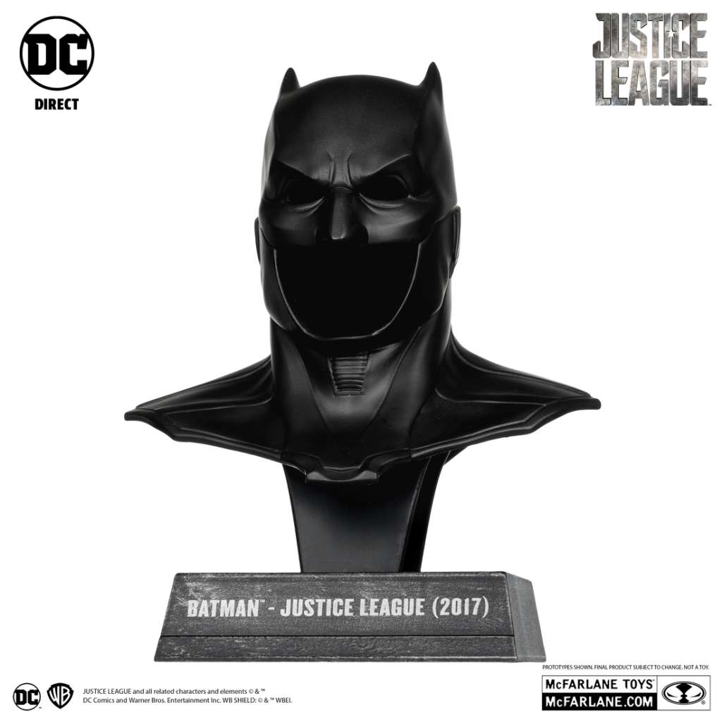 Batman 1:3 Cowl Replica - Justice League Tactical Suit mcfarlane toys 2025