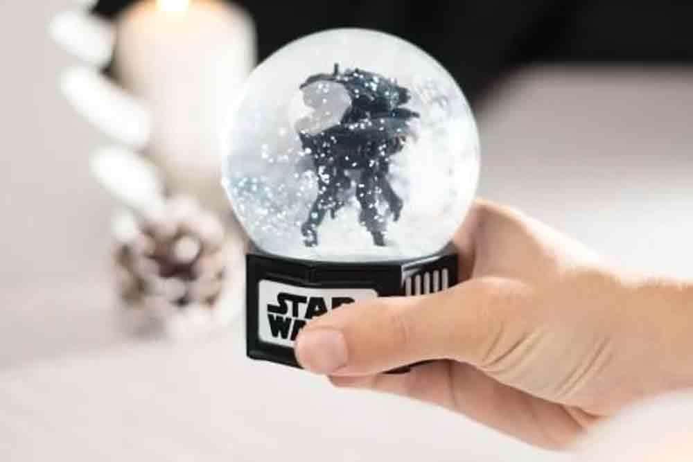 Star Wars - Planet Hoth Viper Probe Snow Globe - Robotto