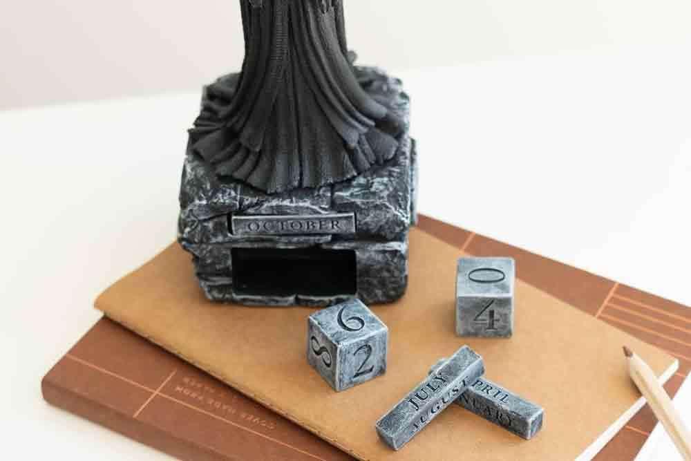 The Lord of the Rings - Nazgûl 3D Perpetual Calendar - Robotto
