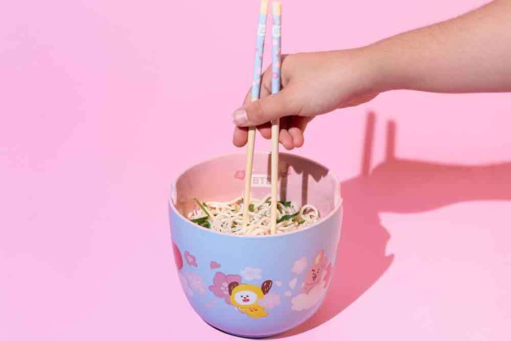 Bt21 ramen skål med ätpinnar