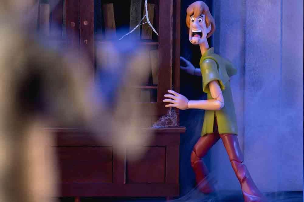 Scooby-Doo Wave 1: Shaggy - De Luxe Action Figur Scale 1:12 - Robotto