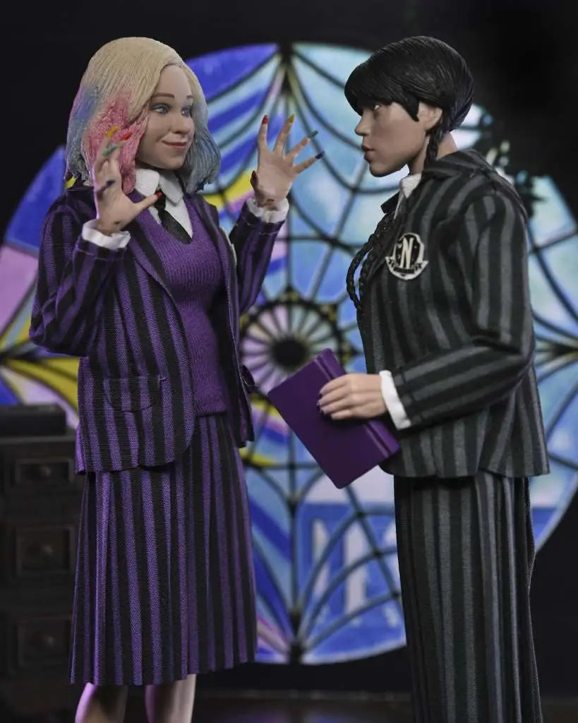 Wednesday Enid & Wednesday Nevrmore Uniform 2-pack Klädda Actionfigurer från NECA