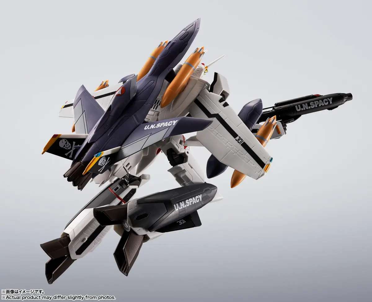 Macross VF-0S Phoenix Roy Focker - QF-2200D-B Ghost Hi-Metal R bandai