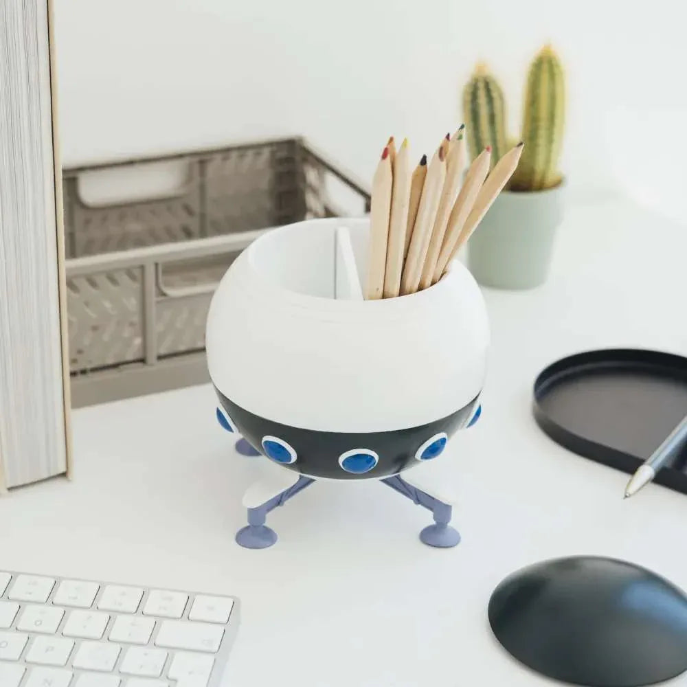 Dragon Ball Z Spacecraft Capsule Corp Pen Holder - Robotto