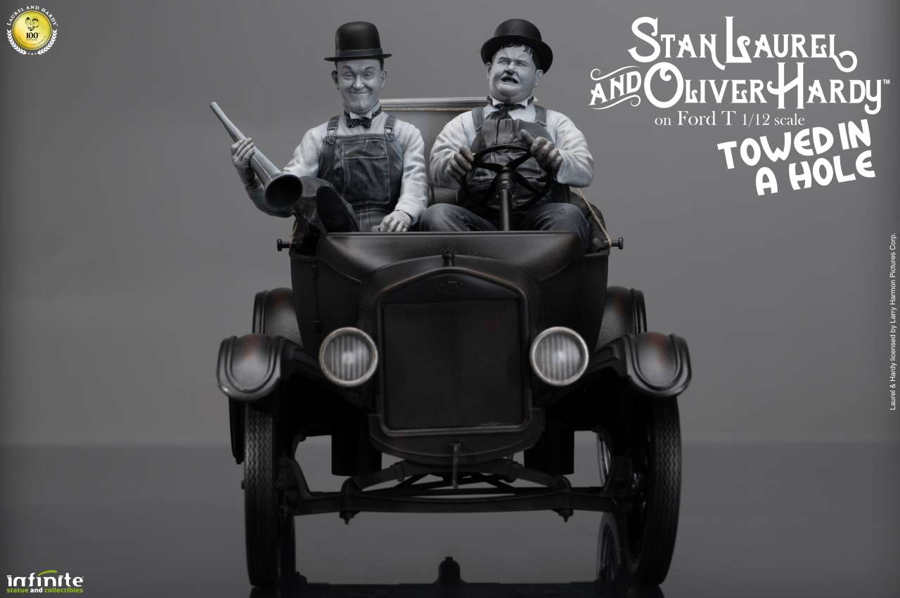 Laurel & Hardy Towed In A Hole Ford T 1/12 Skala infinite statue