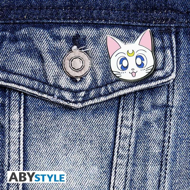 Sailor Moon Artemis Pin