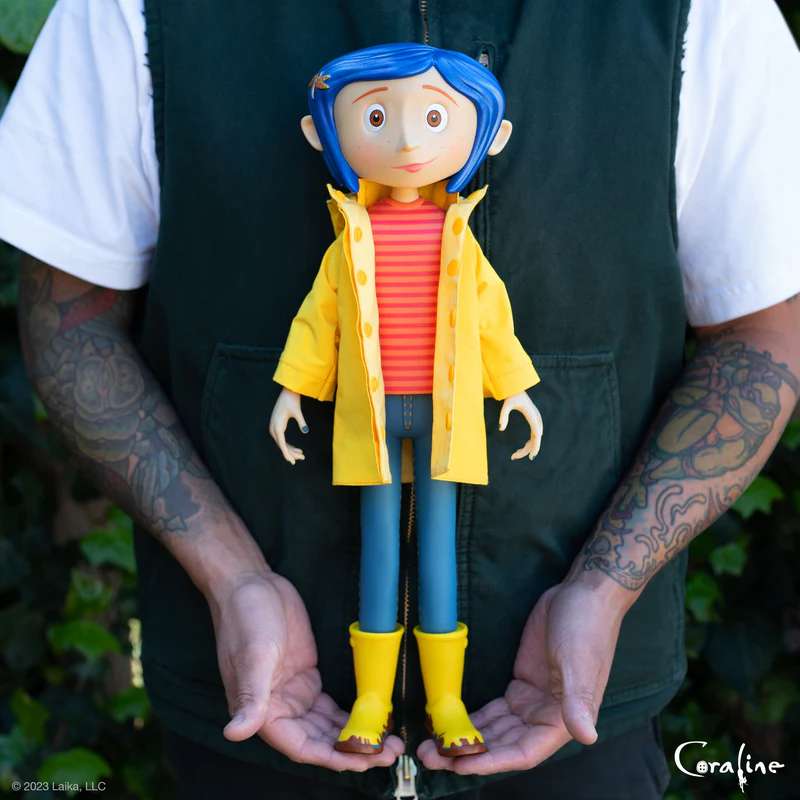 Coraline Super Size Figur super 7