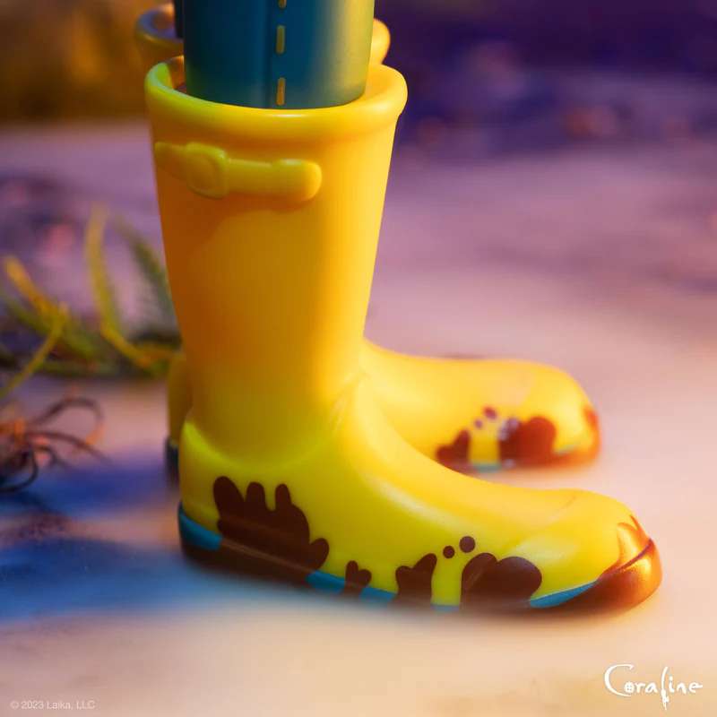 Coraline Super Size Figur super 7