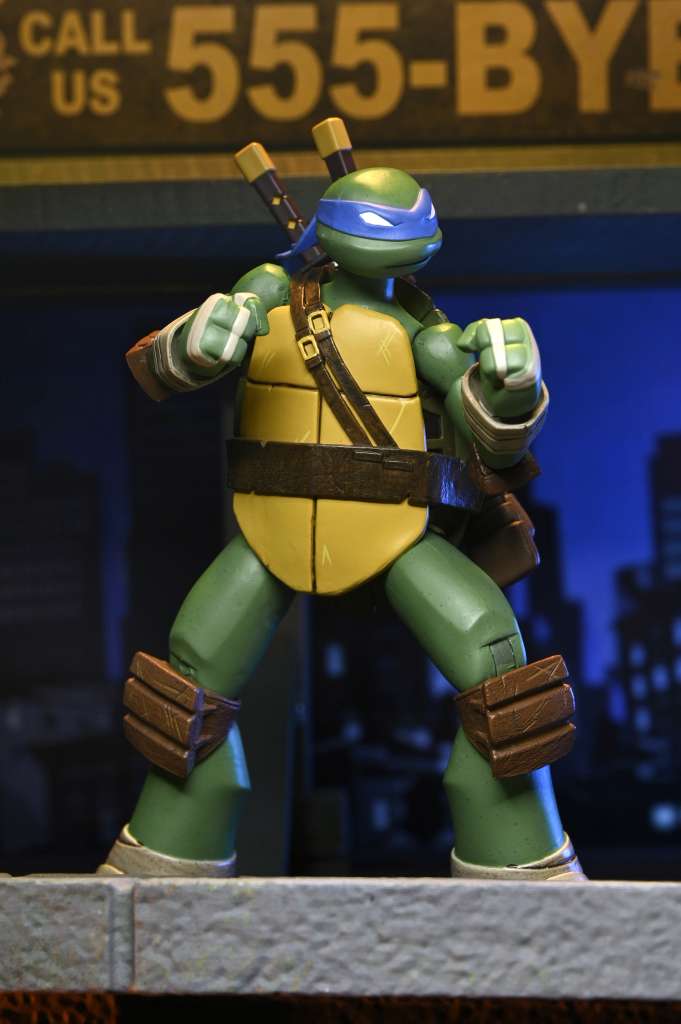 TMNT 2012 Cartoon Leonardo Ultimate Action Figur neca