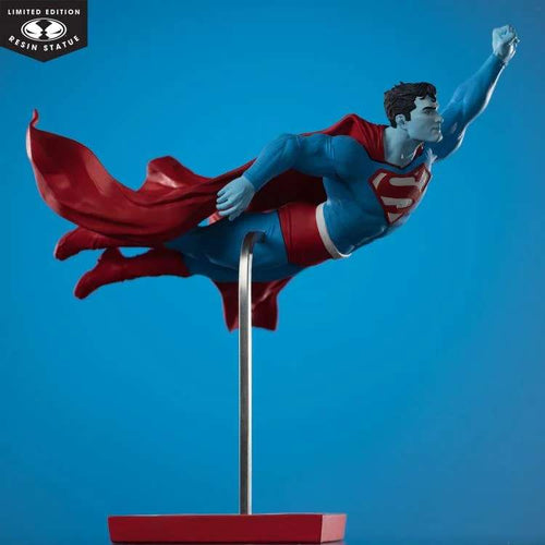 Dc direct superman röd & blå superman av lee bermejo resin Figur mcfarlane toys 2025