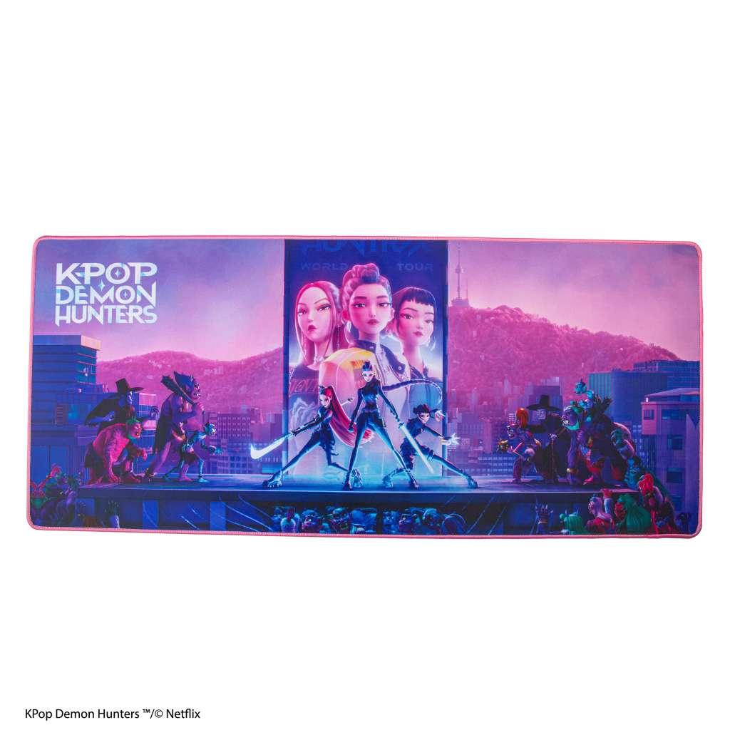 Kpop demon hunters takedown desk mat - Robotto