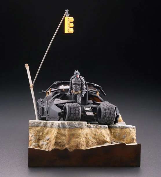 Den mörka riddarens trilogi legendariska Batmobile Tumbler i Gotham City diorama