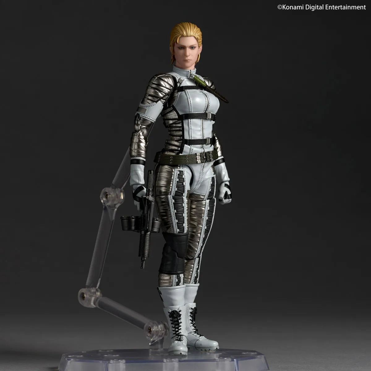 Revoltech A.y. Metal Gear Solid Delta The Boss Actionfigur