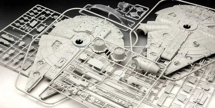 Star Wars Millennium Falcon Episode IV Mk - Detailed Model in Scale 1:72