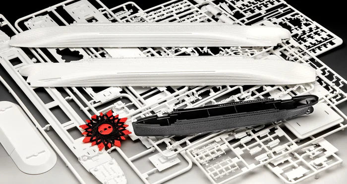 Titanic Gift Set in 1/700 and 1/1200 scale