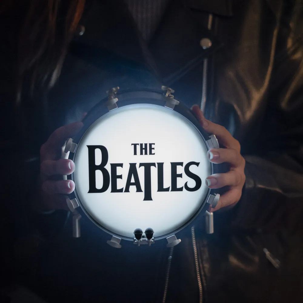 The Beatles-lampa med dubbelmotiv och LED-belysning, USB-C och batteridriven, 17,3 x 17,3 x 11,2 cm