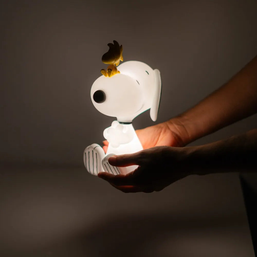 Snoopy Lampa med Varm LED-belysning och USB-C Anslutning