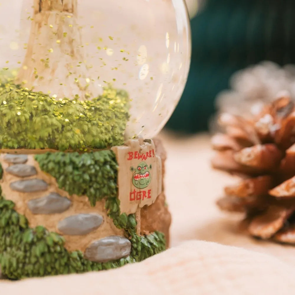 Shrek Dreamworks Snöglob i resin och glas med handmålad relief