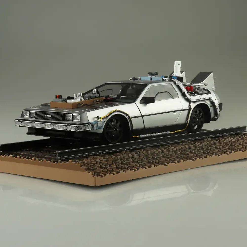 BTTF TIME MACHINE FROM BACK TO THE FUTURE PART I WITH FIGURE MK 1/24 1