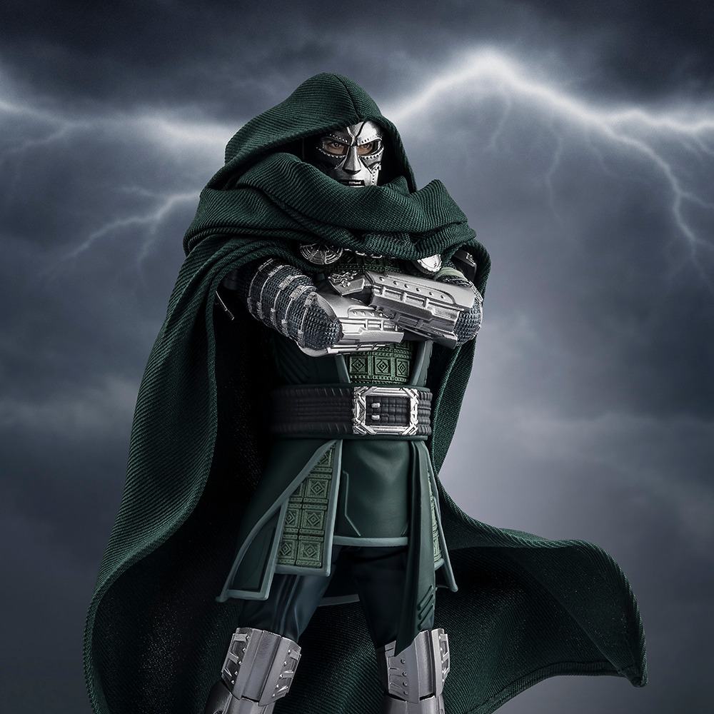 AVENGERS DOOMSDAY DOCTOR DOOM S.H.FIGUARTS