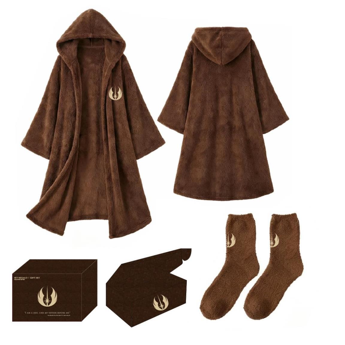 STAR WARS FLEECE CAPE & SOCKS GIFT BOX SET