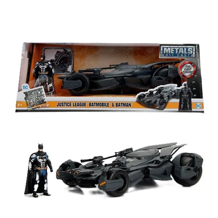 BATMAN JUSTICE LEAGUE BATMAN & BATMOBILE 1/24 DIE-CAST MODEL