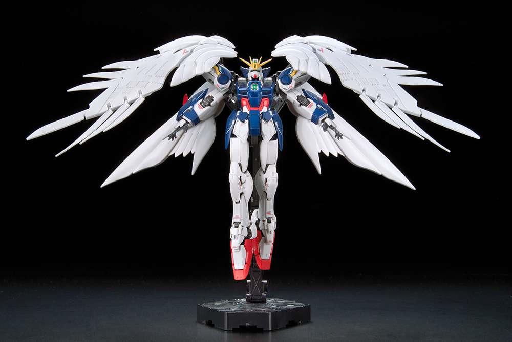 RG Gundam Wing Zero Custom EW 1/144 - Byggsats - Robotto