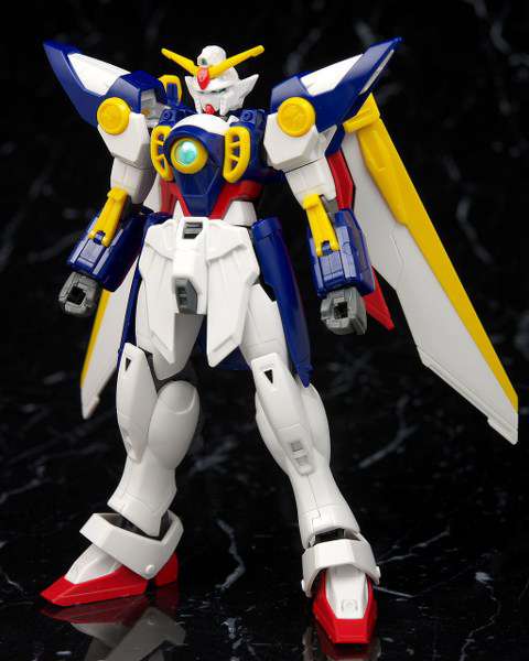 HGAC Gundam Wing 1/144 – Detaljerad Modellbyggsats bandai model kit gunpla