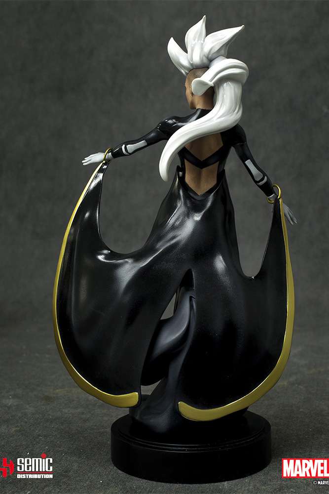 Stormmuseum Coll Statue - En unik konstnärlig detalj för ditt hem semic