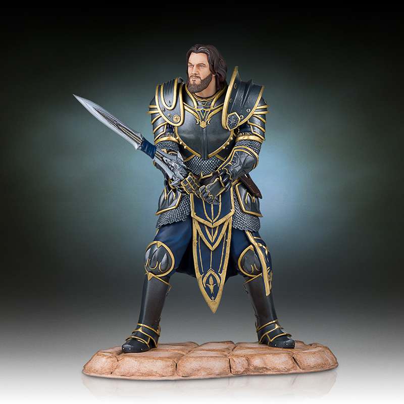 World of Warcraft Lothar Statue gentle giant