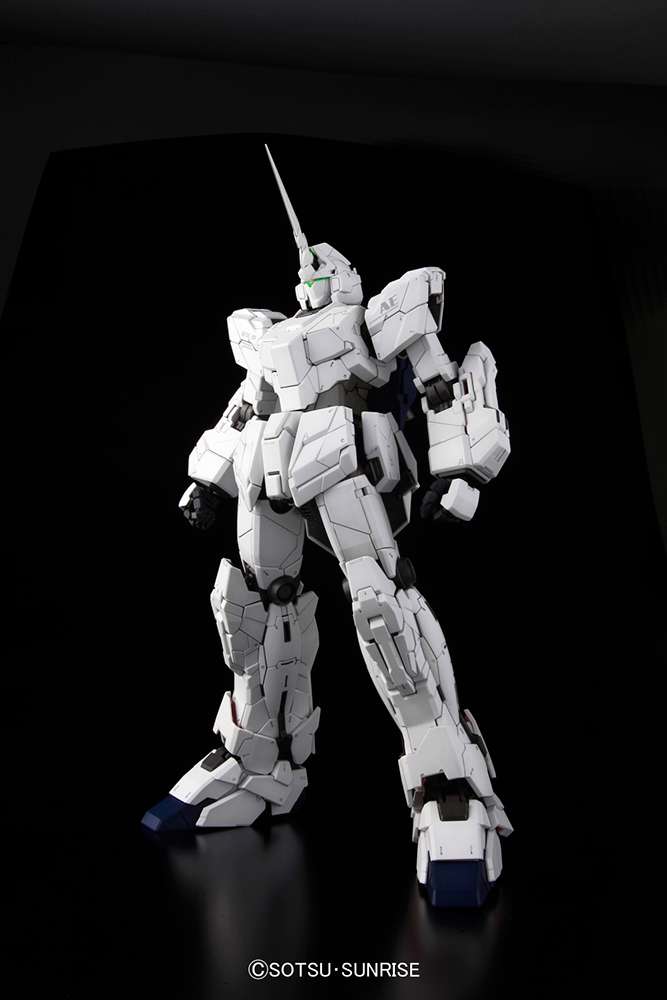 PG Gundam Unicorn RX-0 1/60 Model Kit bandai model kit gunpla