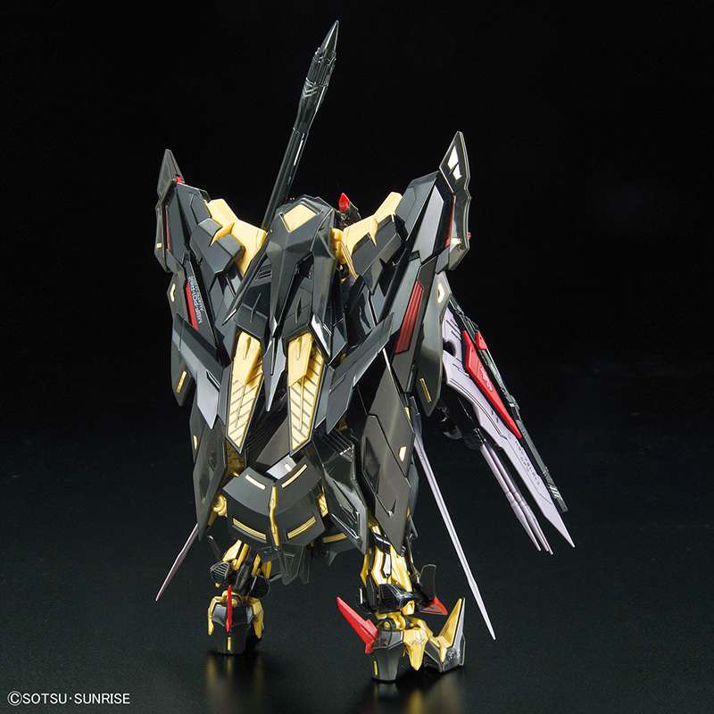 RG Gundam Astray Gold Frame Amatsu 1/44 - Detaljerad Modell bandai model kit gunpla