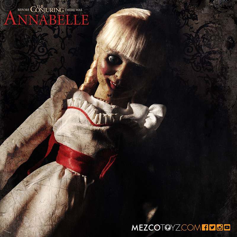 Annabelle Docka Prop Replica från The Conjuring mezco toys