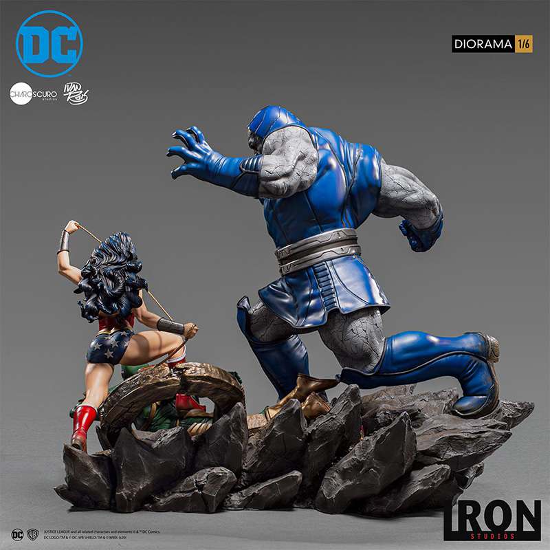 Wonder Woman vs Darkseid 1/6 Diorama iron studios