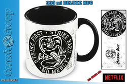 Cobra Kai - Svart logotyp - DLX Mug - Robotto