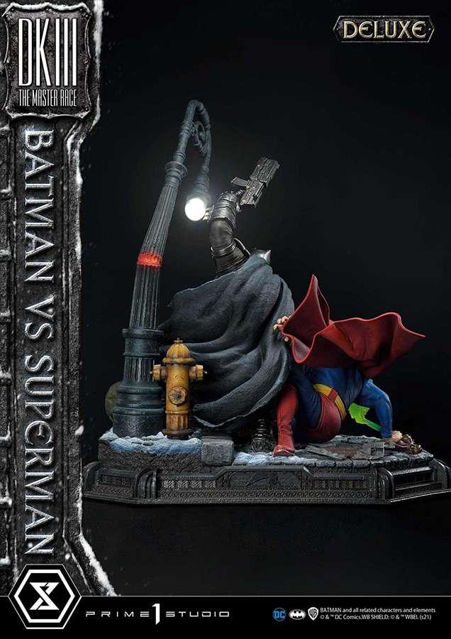 Batman vs Superman Statue - Dark Knight III Diorama - Robotto
